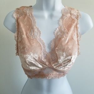 💟 2/$25 💟 VS Unlined Velvet & Lace Pink Bralette